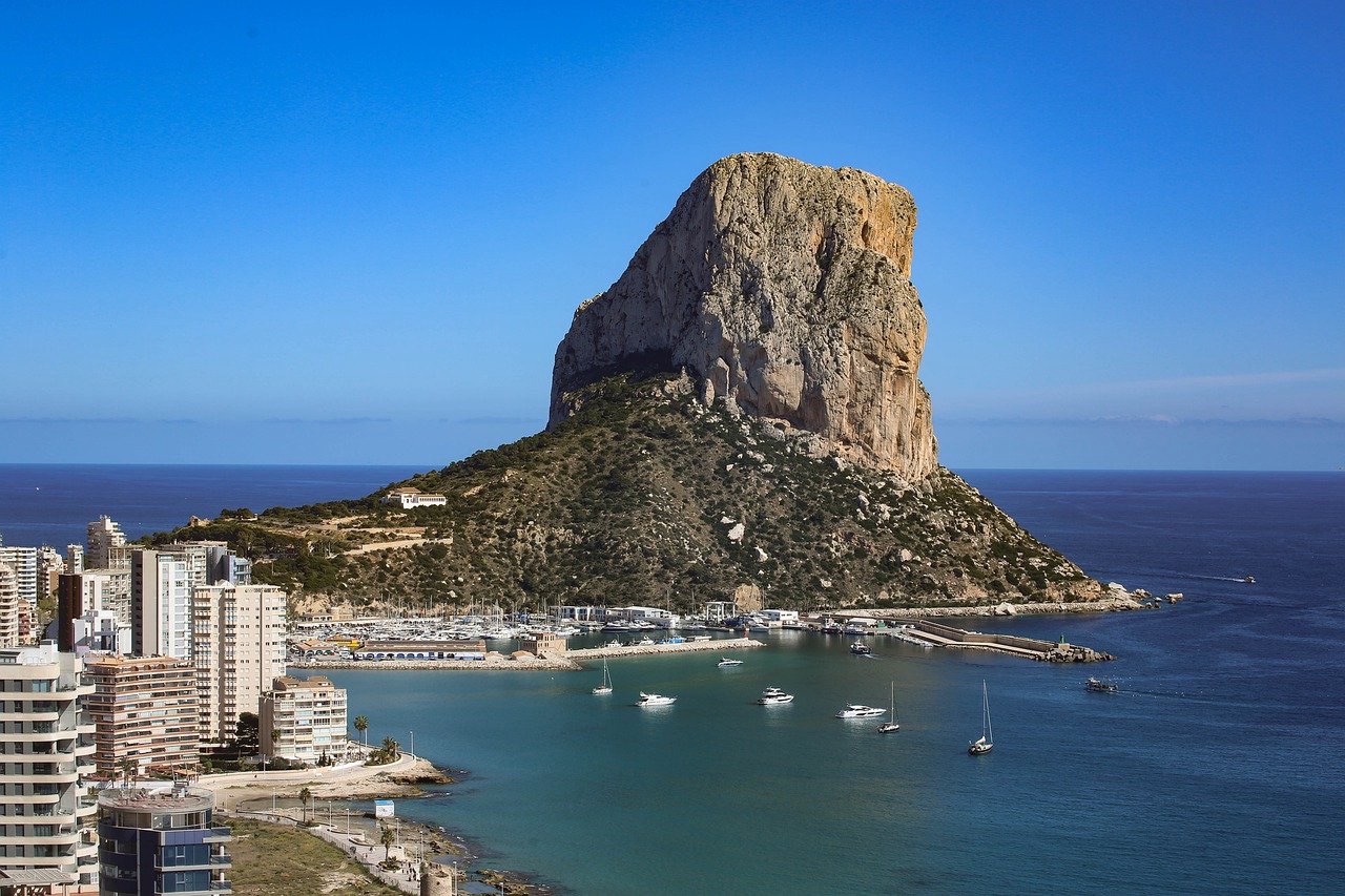 How to Prepare for a Luxury Property Viewing in Costa Blanca