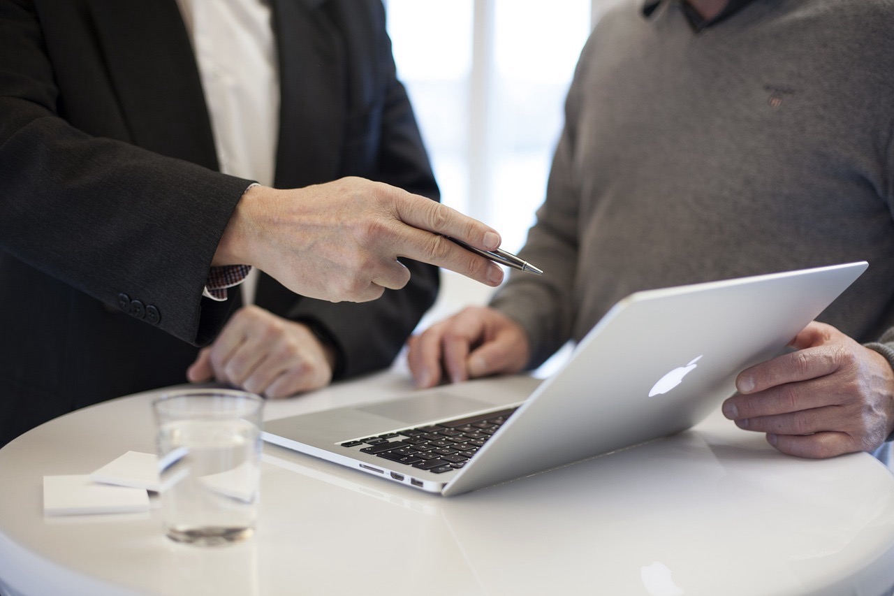 Why Hire a Real Estate Advisor for Luxury Property?